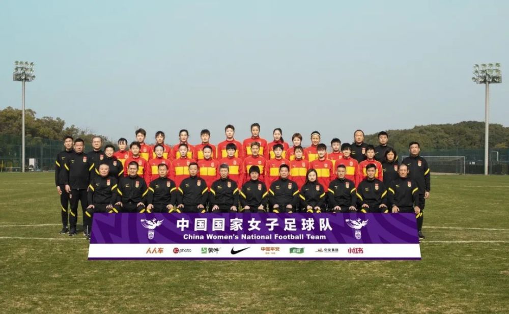 在这场比赛之前，巴萨先后击败了波尔图和马竞，同时佩德里复出、德容、菲利克斯等人也逐渐找回了状态，因此该队队内充满了乐观的情绪。